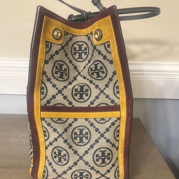 Tory Burch Tote Bag - Picture 4 of 17